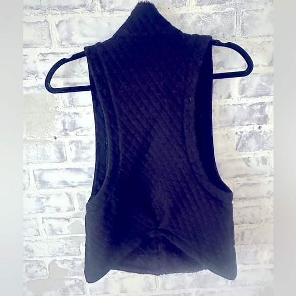 Bella Luca | Quilted Black Vest - Picture 4 of 9